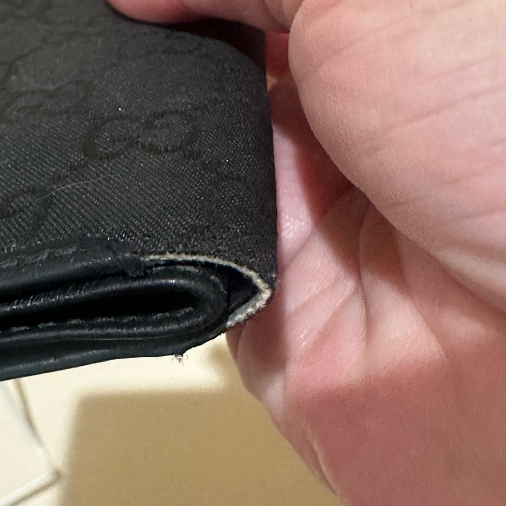 Gucci Black Monogrammed Men’s Bifold Wallet - Picture 11 of 13